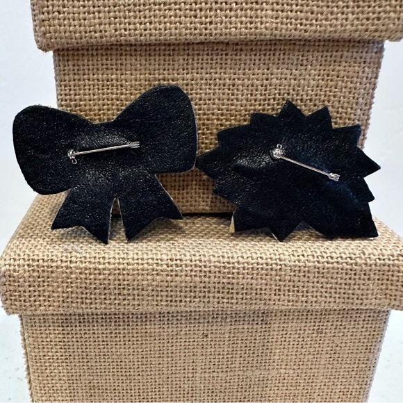 Vintage 1988 Avon set of 2 “All that Glitters” pins/brooch- Ponsettia & Bow tie - Picture 5 of 12